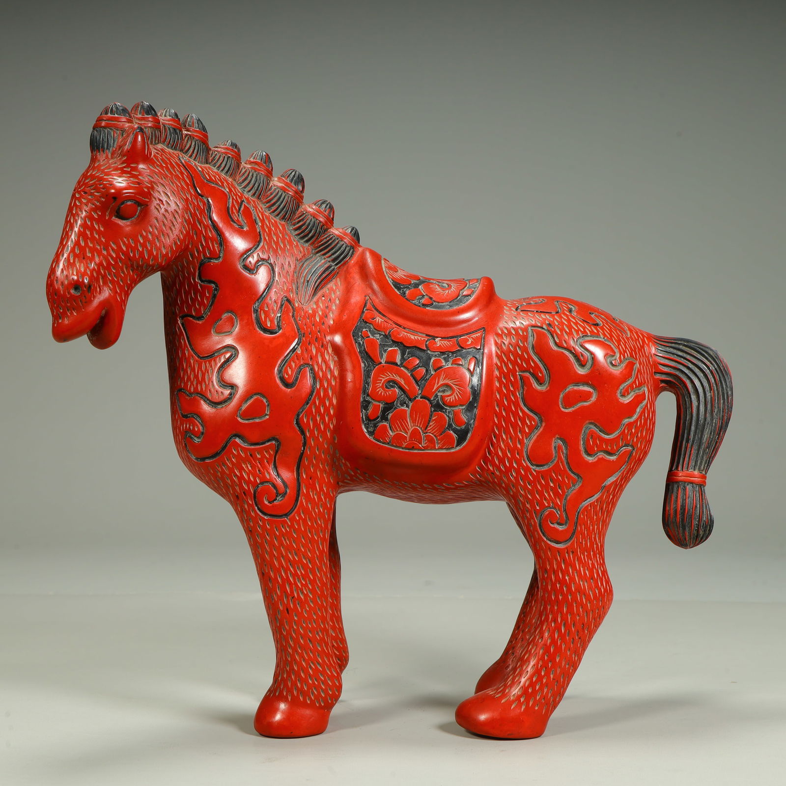 A Qing Dynasty red Ruima ornament: Qing Dynasty red Ruima ornaments SIZE: H: 23cm L: 25cm No W: Data, W: 737g (The Dimensions Of All Batches Are Manually Measured.If You Need More Detailed Information, Please Contact Our Customer Servi
