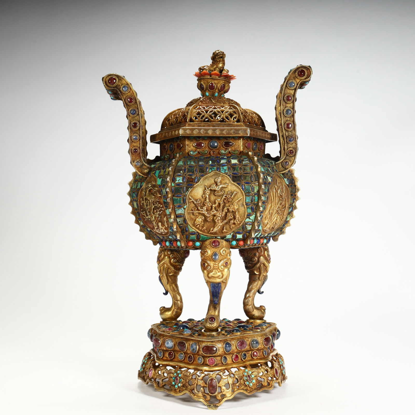 A three-legged aroma burner with Qing Dynasty copper gilt inlaid with a hundred treasure auspicious (1 of 17)
