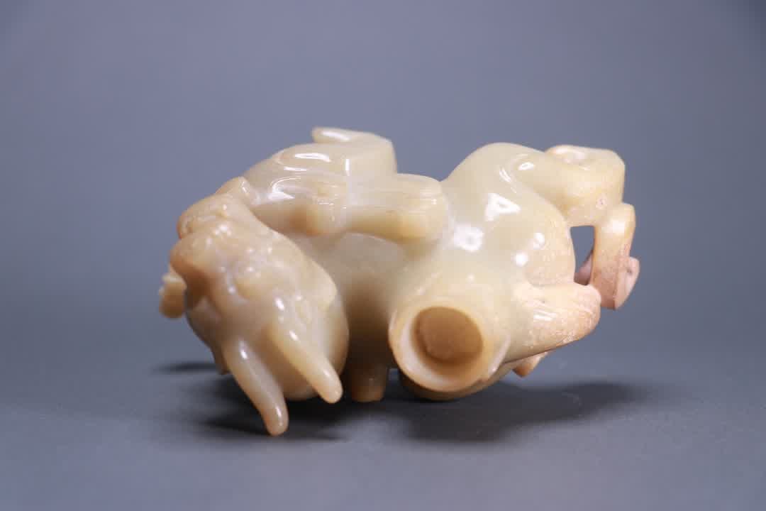 An ancient jade beast incense insert - 8
