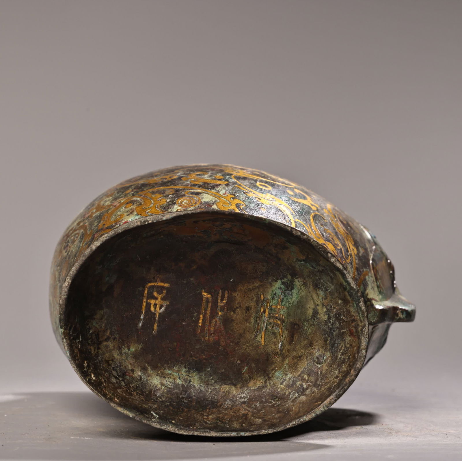 A bronze goldfish pot - 9