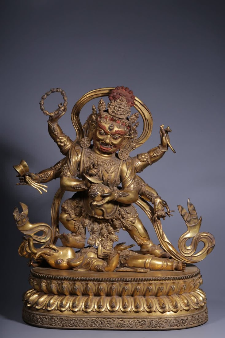 A Qing Dynasty bronze gilt six-armed Mahakala statue: Qing Dynasty copper gilt six-armed Mahakala statue SIZE: H:47cm L:41cm W:21.5cm W:17kg (The Dimensions Of All Batches Are Manually Measured.If You Need More Detailed Information, Please Contact Our Cu