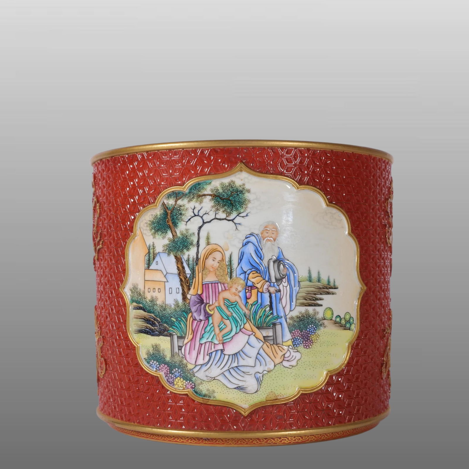 A Qing Qianlong enamel alum red carving gilded window Western character picture pen holder: Qing Qianlong enamel alum red carving gilded window Western character picture pen holder SIZE: H: 16cm mouthD: 18.3cm Bottom diameter 16.8cm (The Dimensions Of All Batches Are Manually Measured.If