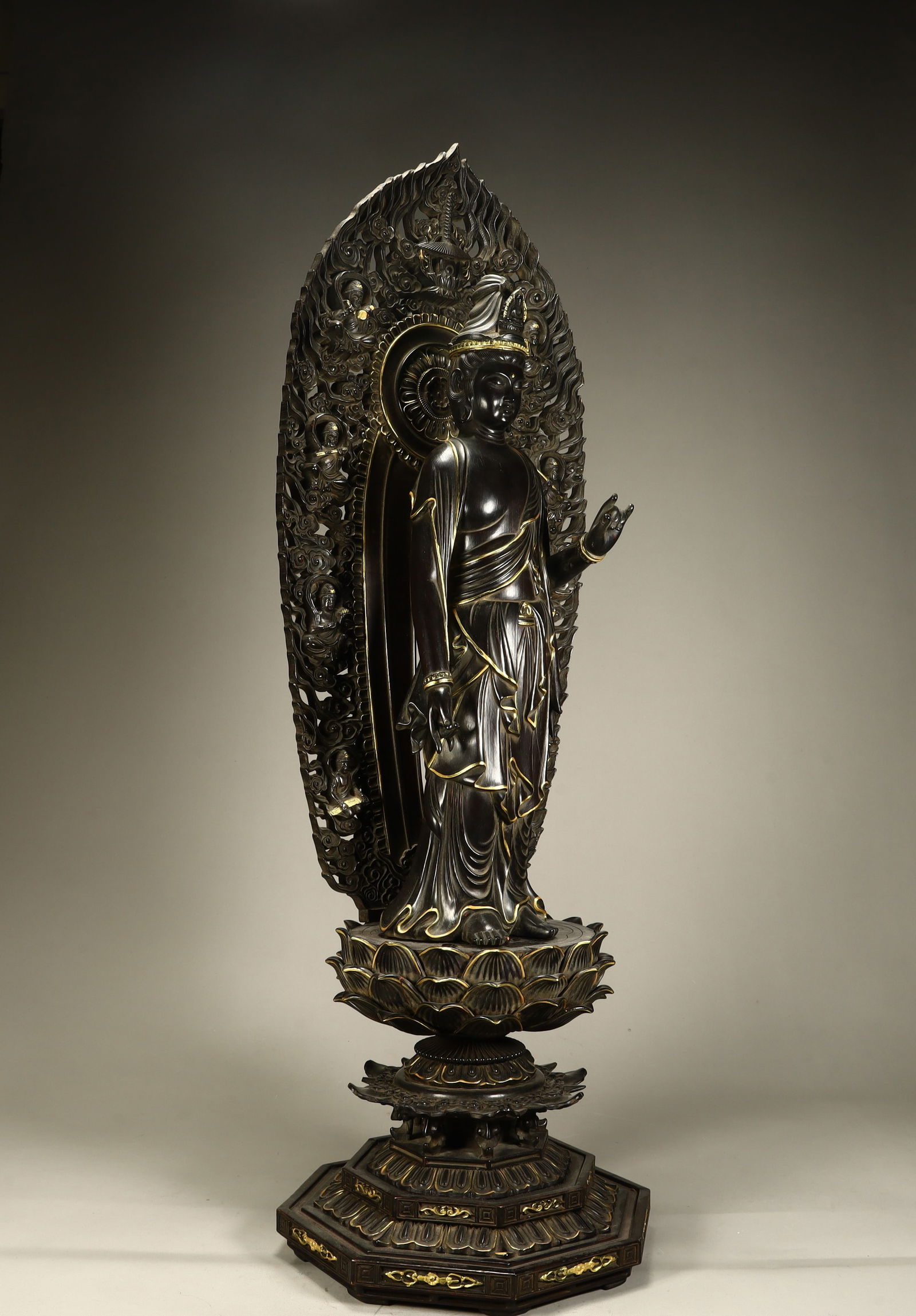 A standing statue of a Buddha statue inlaid with gold in the Qing Dynasty: Qing Dynasty rosewood inlaid with gold Buddha statue SIZE: H:77cm L:25cm W:24cm W:2.2kg (The Dimensions Of All Batches Are Manually Measured.If You Need More Detailed Information, Please Contact Our