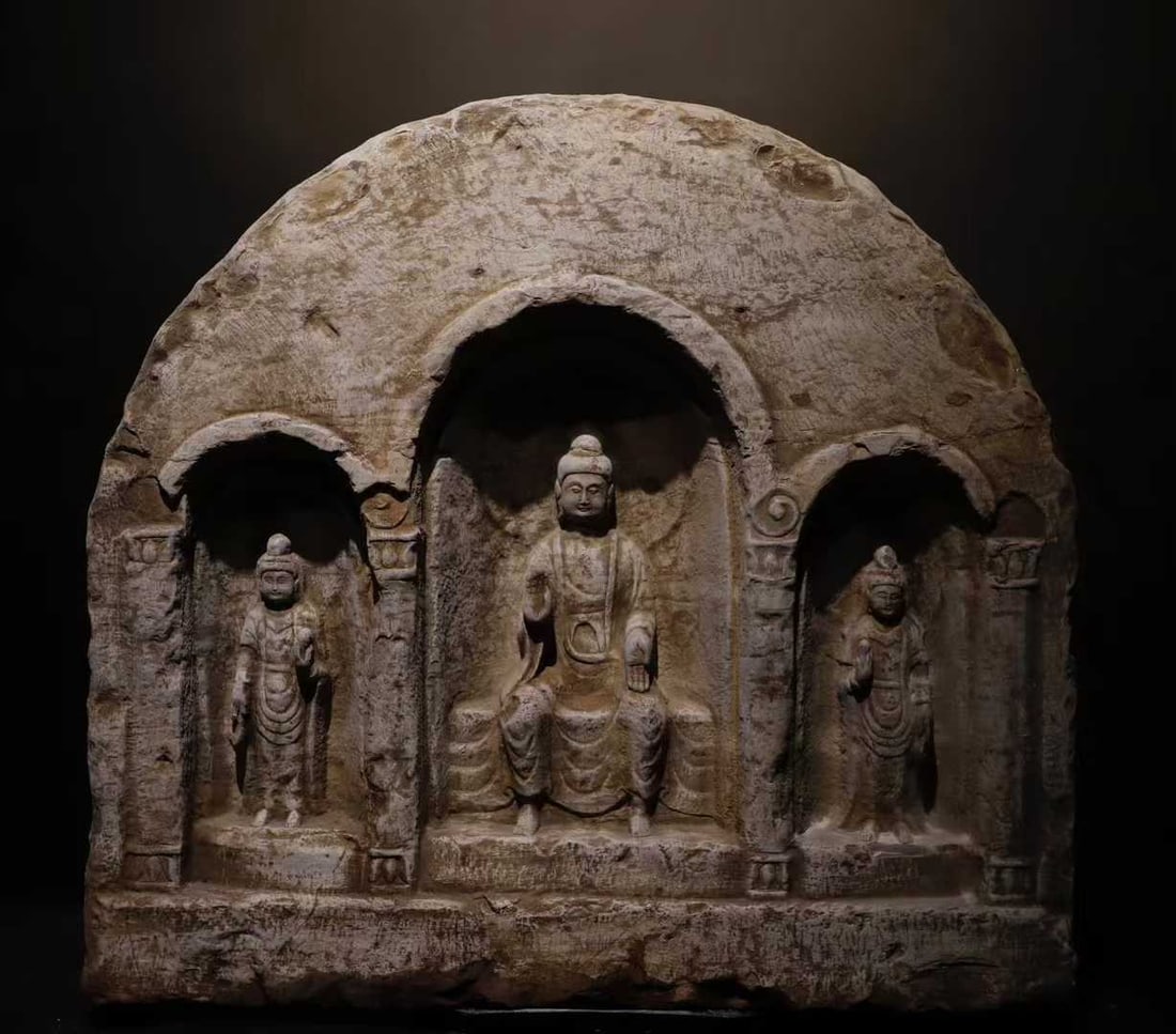 A piece of Tang Dynasty bluestone Buddha restoration: Tang Dynasty bluestone Buddha restoration SIZE: H: 58cm W: 61cm thickness 18cm (The Dimensions Of All Batches Are Manually Measured.If You Need More Detailed Information, Please Contact Our Customer