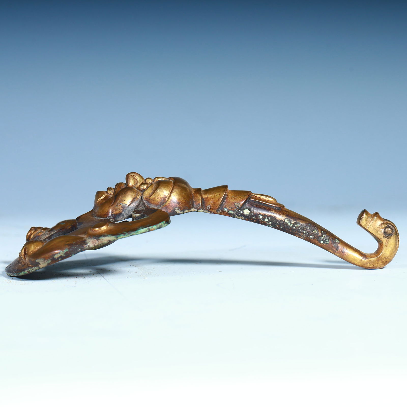 A Han Dynasty Cuo gold and silver belt hook (1 of 9)