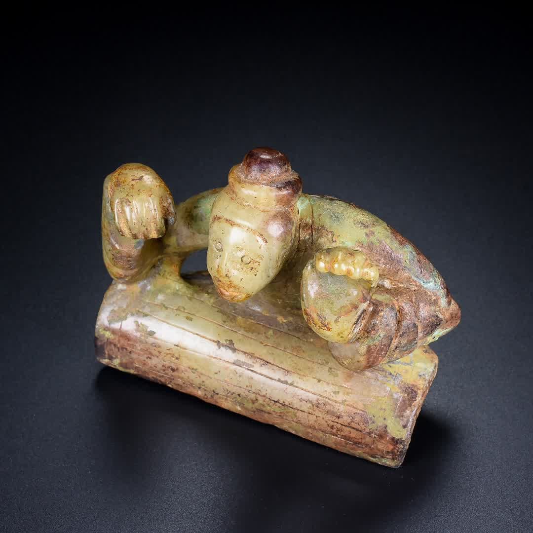 A Han Dynasty jade servant - 7