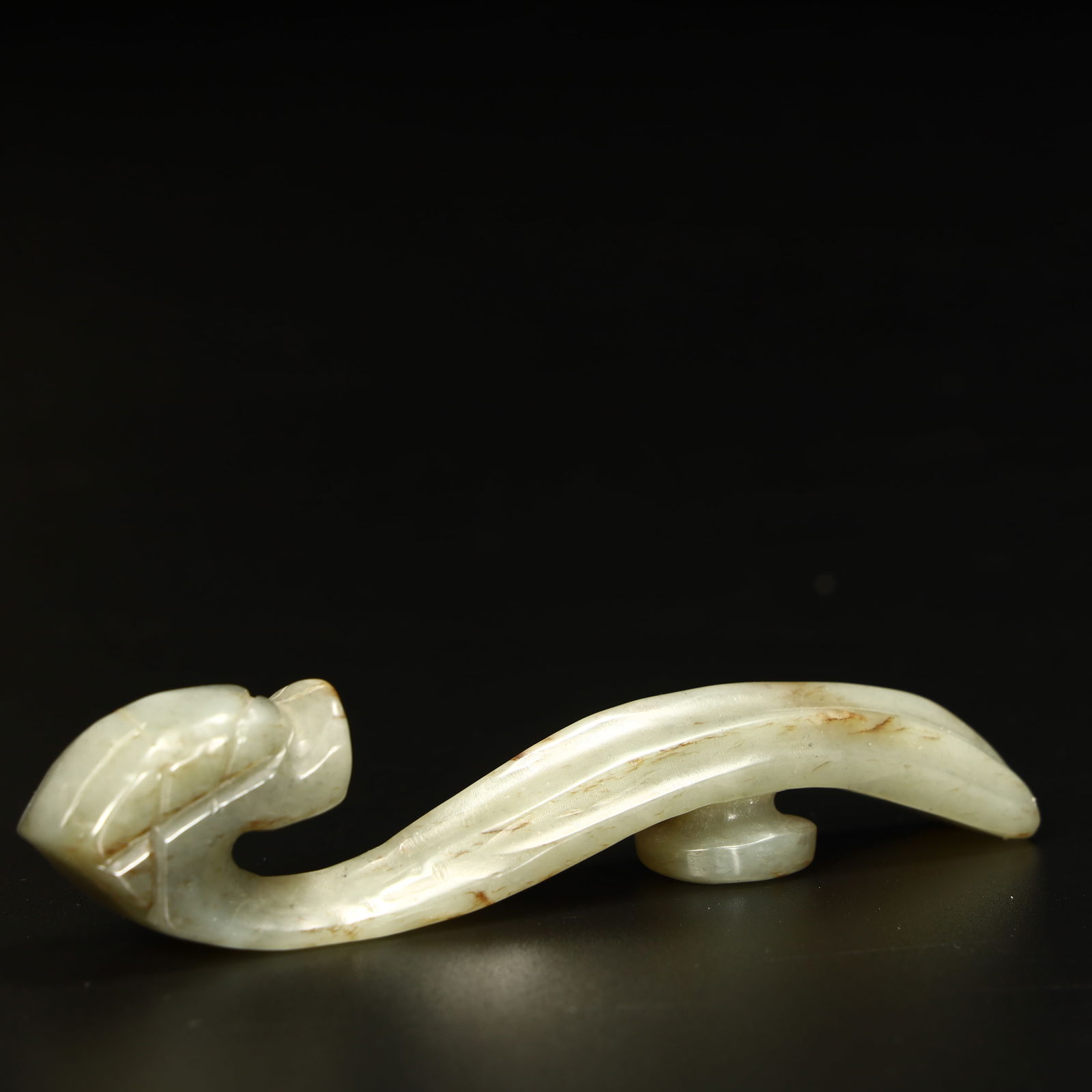 A jade dragon head with a hook - 6