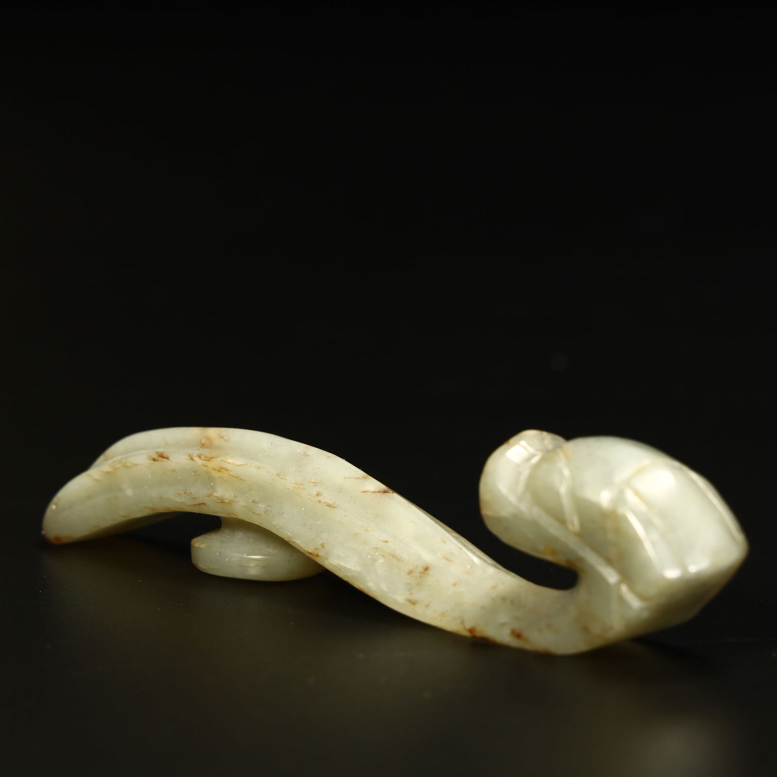 A jade dragon head with a hook - 7