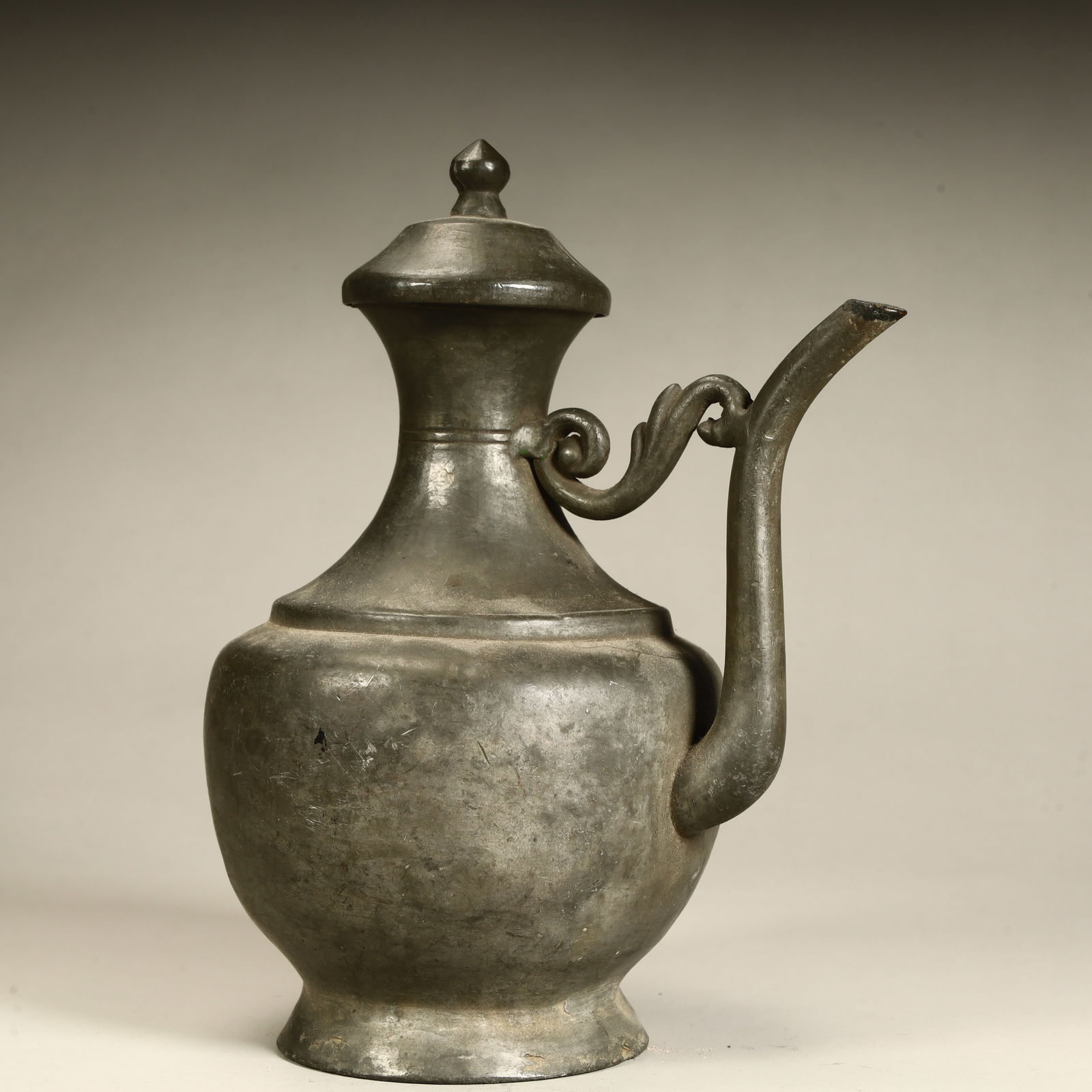 A Qing Dynasty tin pot (1 of 8)