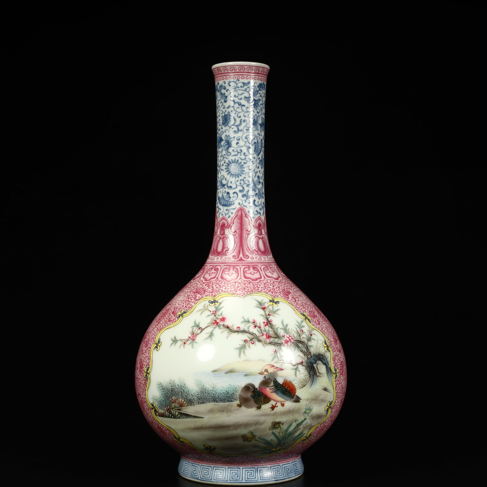 A Qing Dynasty fine pastel neck bottle (1 of 13)