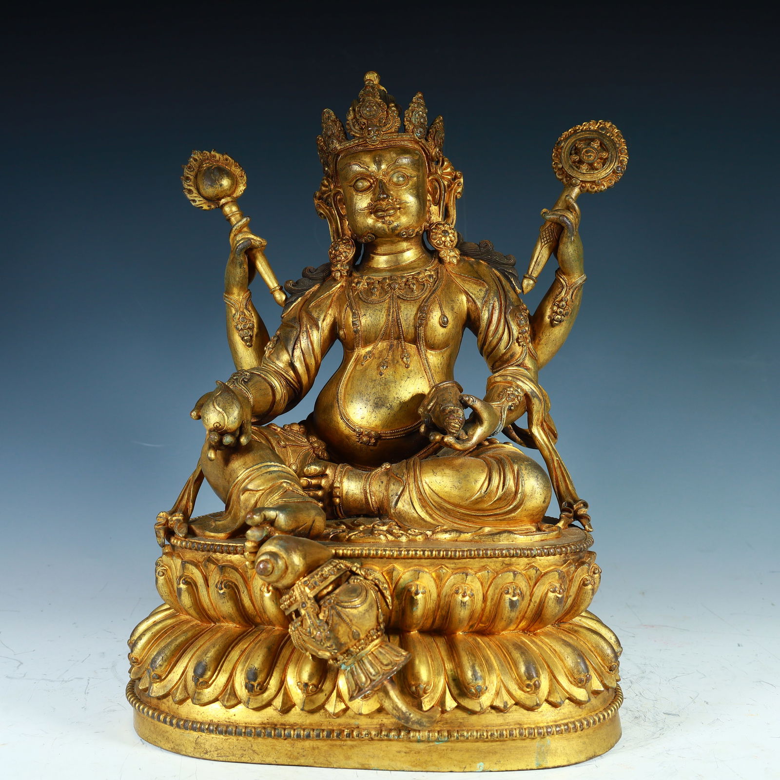 A piece of Qing Dynasty copper gilt Ming Yongle Huang God of Wealth: Qing Dynasty copper gilt Ming Yongle Huang Caishen SIZE: H:34cm L:26cm W:24cm W:9.4kg (The Dimensions Of All Batches Are Manually Measured.If You Need More Detailed Information, Please Contact Our Cus