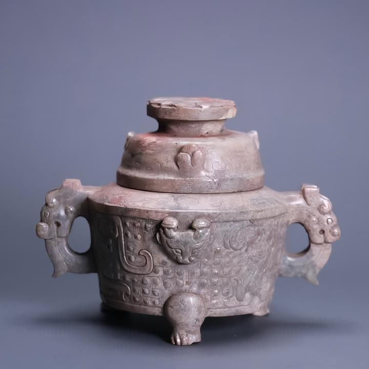 A piece of ancient jade valley pattern amphorae stove (1 of 9)