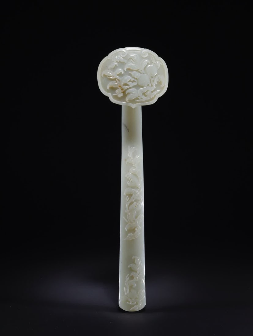 A piece of Qing Dynasty Hetian jade Fushou is ruyi (1 of 9)