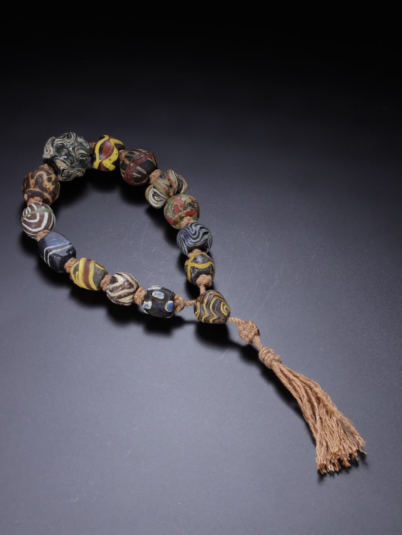 A Sassanid period glass bracelet: Sassanid period glass bracelet SIZE: Maximum single bead 2cm (The Dimensions Of All Batches Are Manually Measured.If You Need More Detailed Information, Please Contact Our Customer Service Before