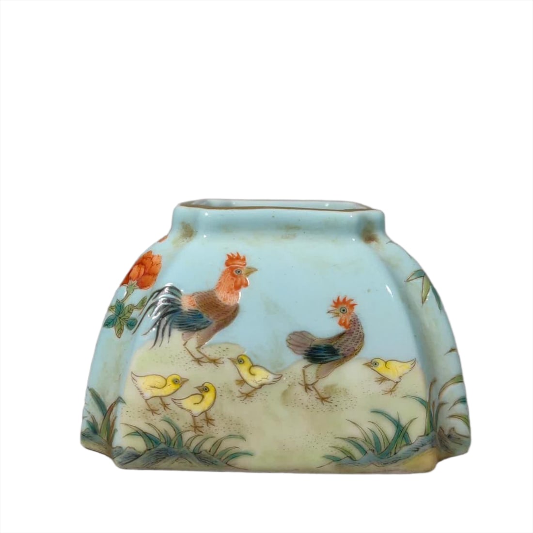 A piece of Qing Dynasty turquoise green background pastel chicken family portrait square wash: Qing Dynasty turquoise green background pastel chicken family portrait square wash SIZE: H:5.5cm W:8.8cm (The Dimensions Of All Batches Are Manually Measured.If You Need More Detailed Information,