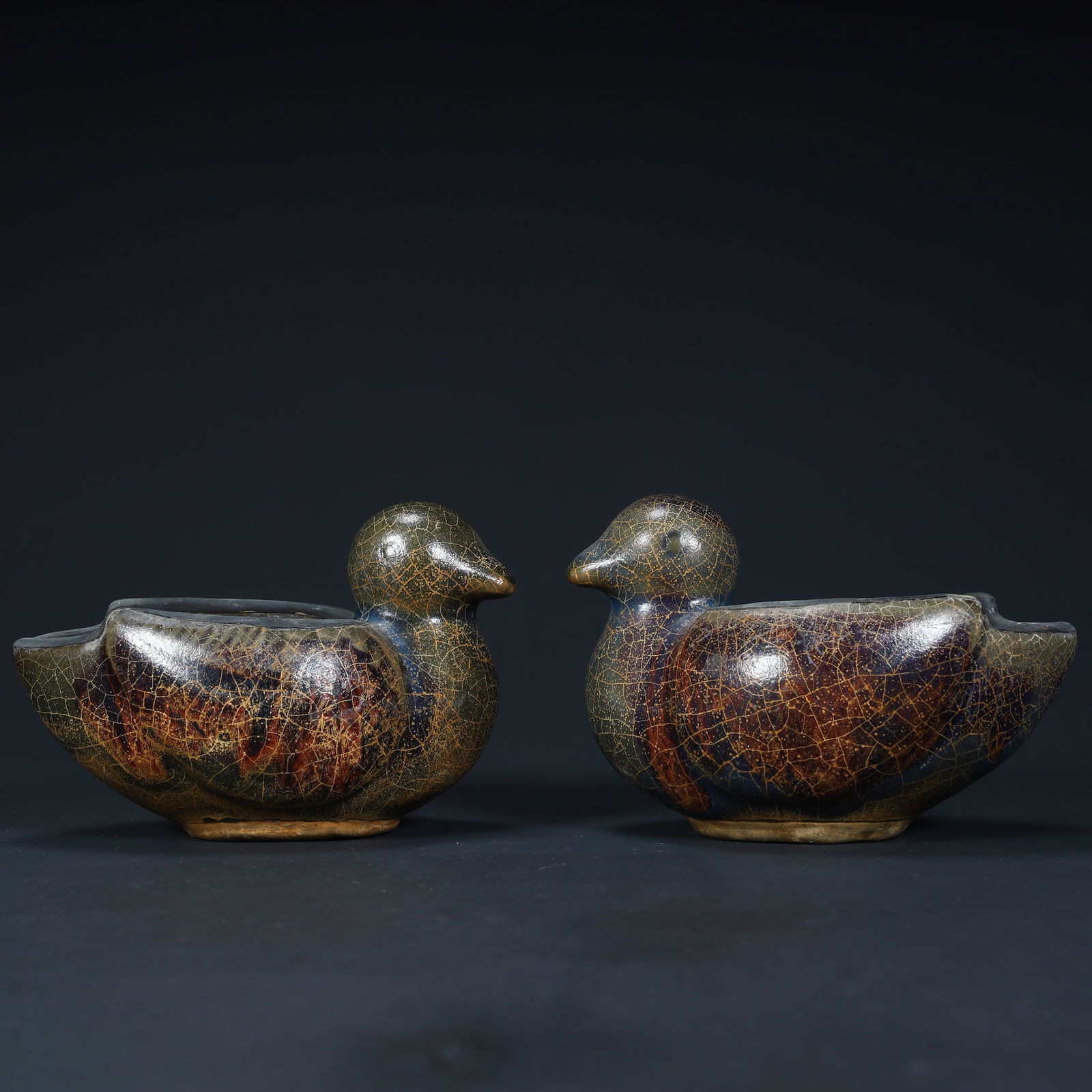 A pair of Song Dynasty Jun kiln mandarin duck-shaped water bowls: Song Dynasty Jun kiln mandarin duck shaped water bowl SIZE: H: 7.8cm L: 12cm W: 7.5cm W: Total 361g (The Dimensions Of All Batches Are Manually Measured.If You Need More Detailed Information, Please C