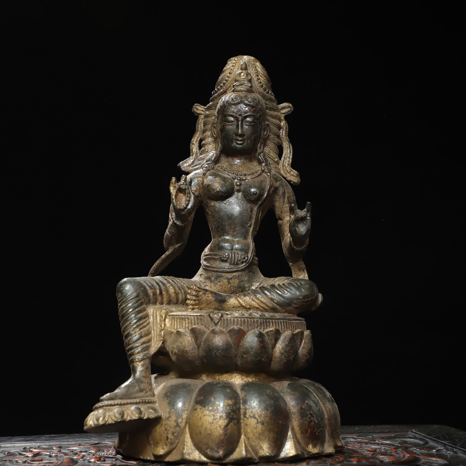 A Qing Dynasty bronze gold green Tara Buddha statue: Qing Dynasty bronze rubbings golden green Tara Buddha statues SIZE: H:28cm W:17cm T:13cm W:2.7kg (The Dimensions Of All Batches Are Manually Measured.If You Need More Detailed Information, Please Cont