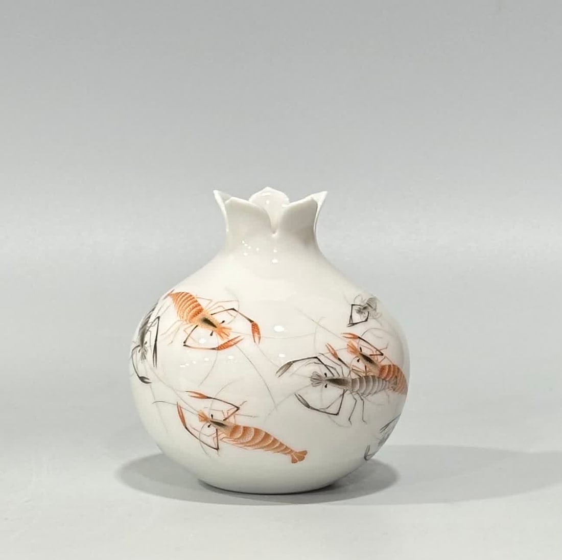 A piece of Qing Yongzheng pastel shrimp interesting pattern pomegranate zun (1 of 9)