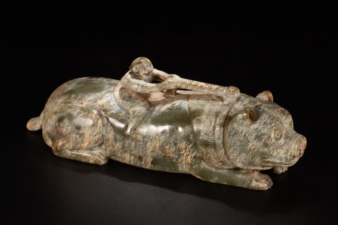 An ancient jade ornament: Ancient jade ornaments SIZE: L:25cm W:8cm H:8.5cm (The Dimensions Of All Batches Are Manually Measured.If You Need More Detailed Information, Please Contact Our Customer Service Before Bidding.)