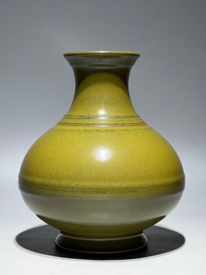 A piece of Qing Yongzheng tea powder glazed string pattern: Qing Yongzheng tea powder glazed string pattern SIZE: H:21cm W:18cm (The Dimensions Of All Batches Are Manually Measured.If You Need More Detailed Information, Please Contact Our Customer Service Befo