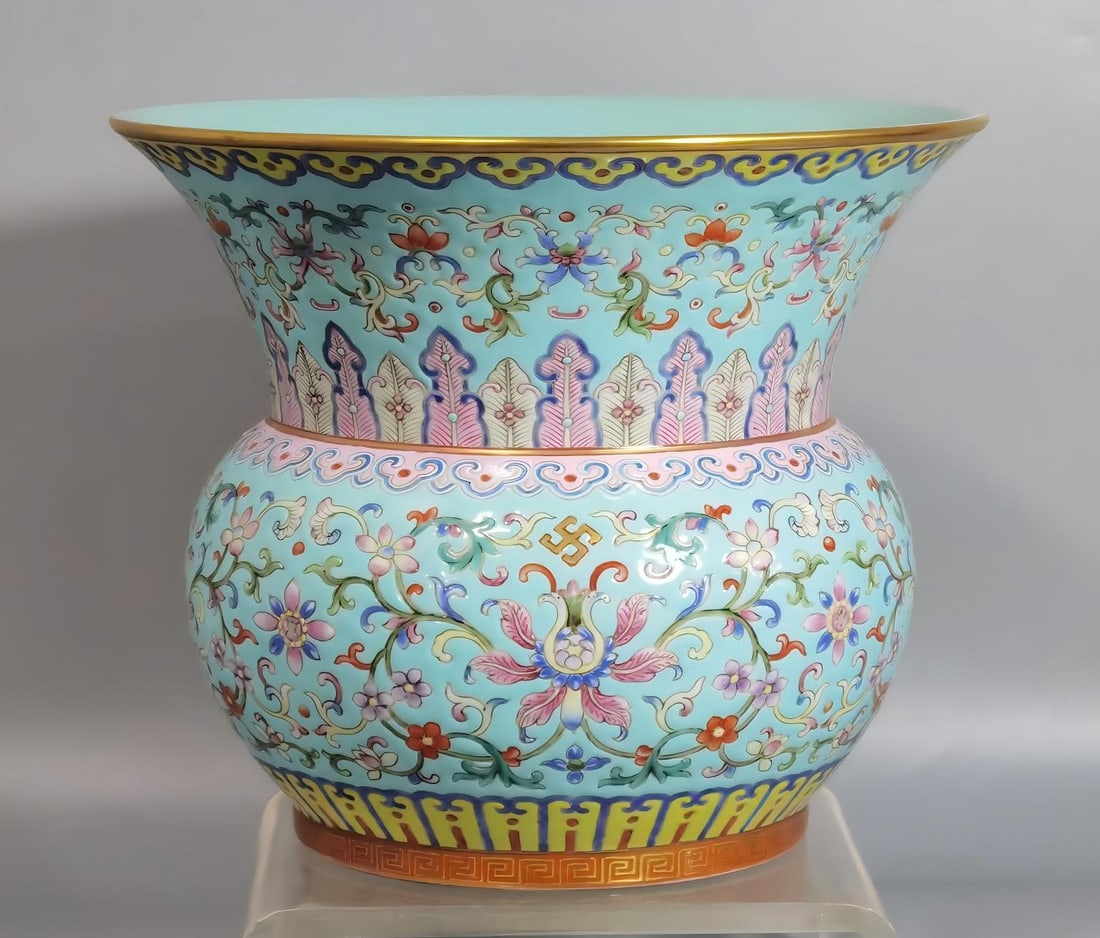 A piece of Qing Qianlong jade green space pastel Xipan lotus pattern slag bucket: Qing Qianlong jade green space pastel Xipan lotus pattern slag bucket SIZE: H:17cm mouthD:20cm (The Dimensions Of All Batches Are Manually Measured.If You Need More Detailed Information, Please Contac