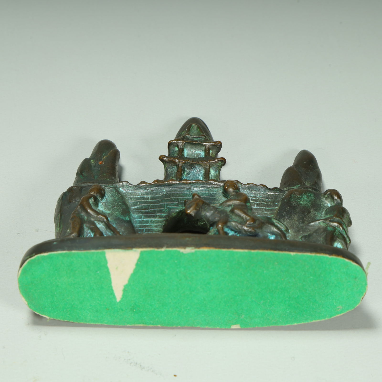 A copper landscape character pattern pen holder - 7