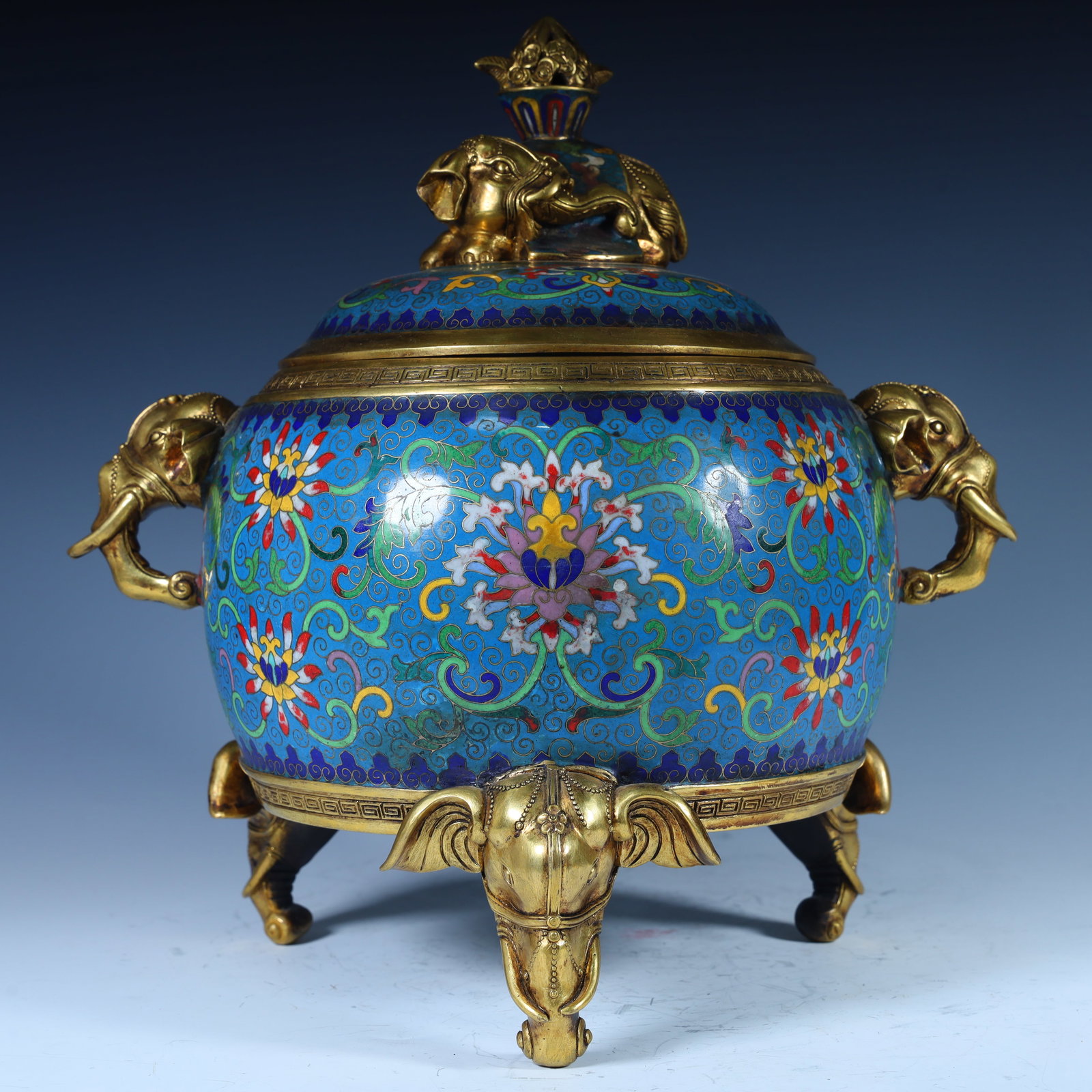 A Qing Dynasty cloisonné double elephant ear and three elephant foot incense burner: Qing Dynasty cloisonné double elephant ear and three elephant foot incense burner SIZE: H:22cm L:30cm W:20cm W:5.5kg (The Dimensions Of All Batches Are Manually Measured.If You Need More Detailed Inf