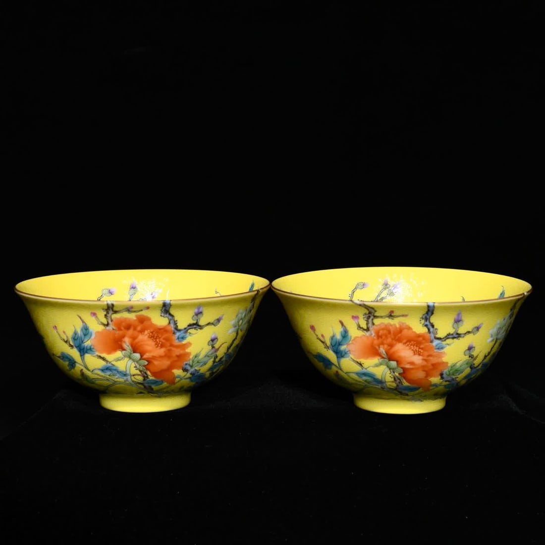 A pair of Qing Qianlong yellow ground rolled pastel floral pattern cups: Qing Qianlong yellow ground rolling pastel floral pattern cup SIZE: H:4.2cm mouthD:9cm (The Dimensions Of All Batches Are Manually Measured.If You Need More Detailed Information, Please Contact Our Cu