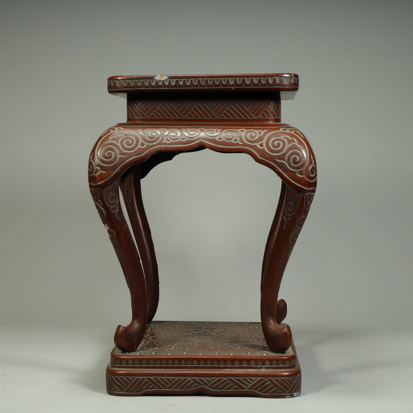 A Qing Dynasty wooden tire lacquer ruyi pattern table: Qing Dynasty wooden tire lacquer ruyi pattern flower table SIZE: H:43cm L:28cm W:28cm (The Dimensions Of All Batches Are Manually Measured.If You Need More Detailed Information, Please Contact Our Cus