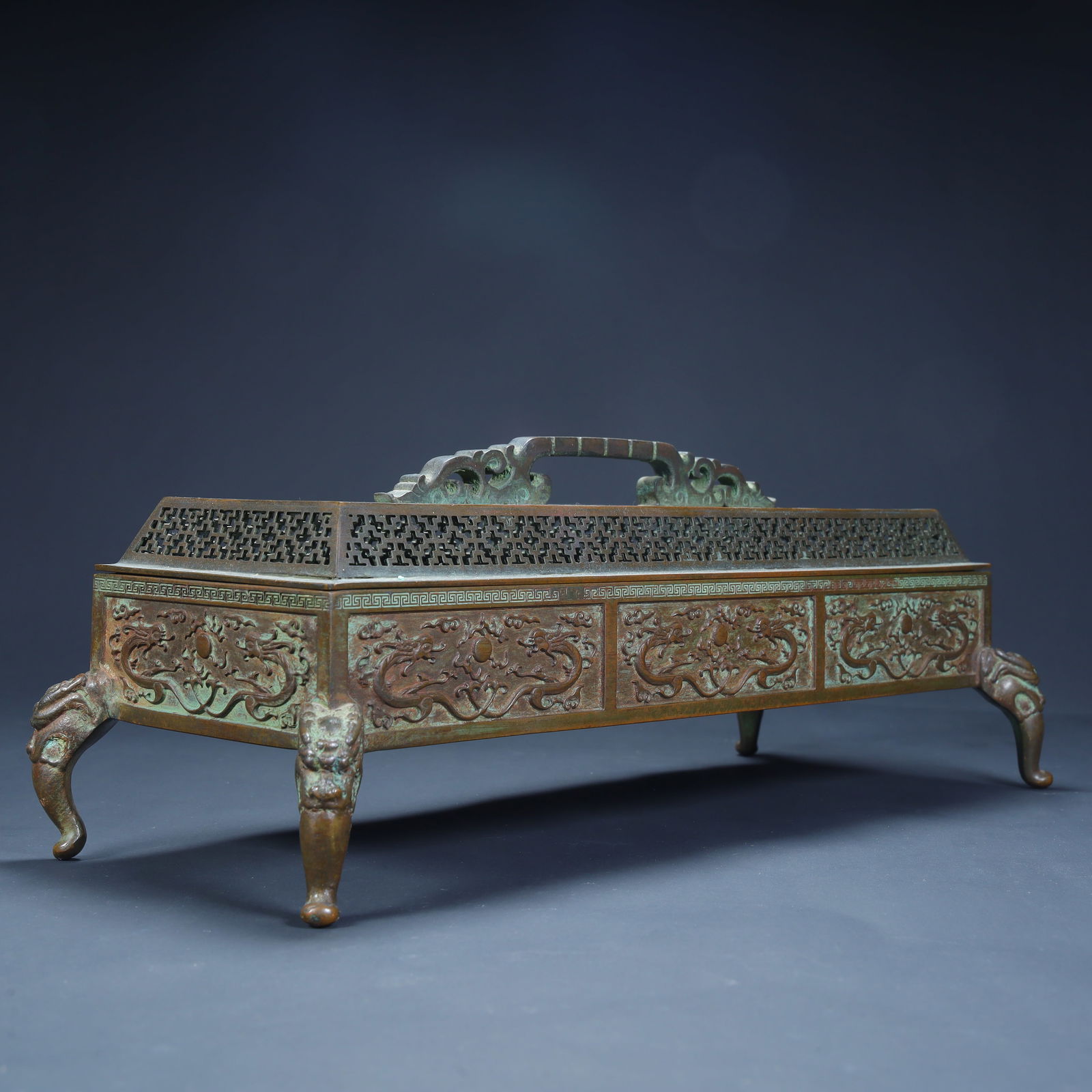 A Qing Dynasty copper tire dragon pattern rectangular smoker - 2