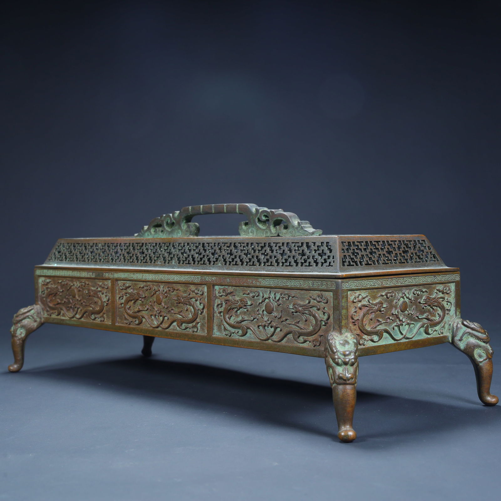 A Qing Dynasty copper tire dragon pattern rectangular smoker - 3