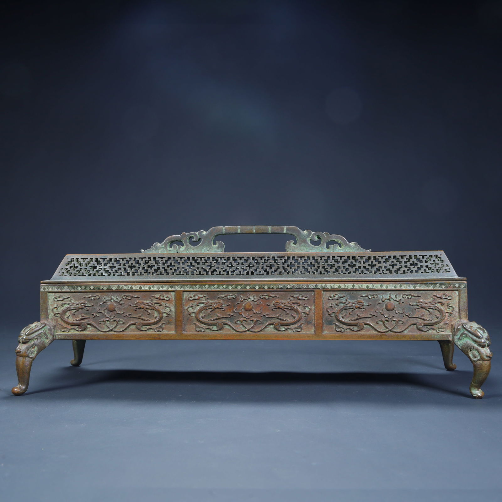 A Qing Dynasty copper tire dragon pattern rectangular smoker - 4