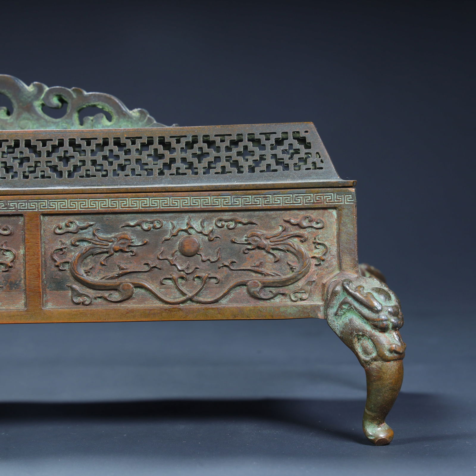 A Qing Dynasty copper tire dragon pattern rectangular smoker - 6