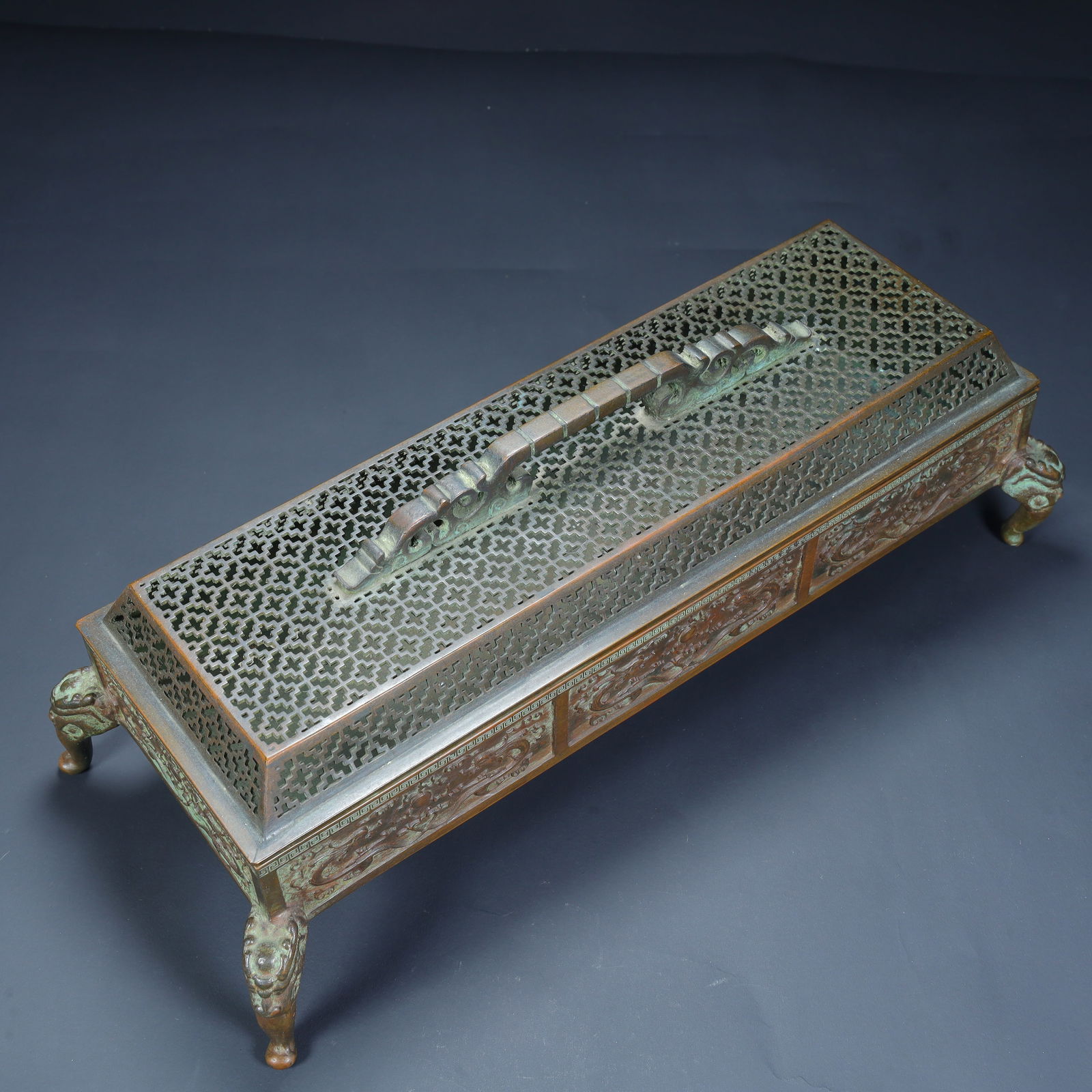 A Qing Dynasty copper tire dragon pattern rectangular smoker - 7