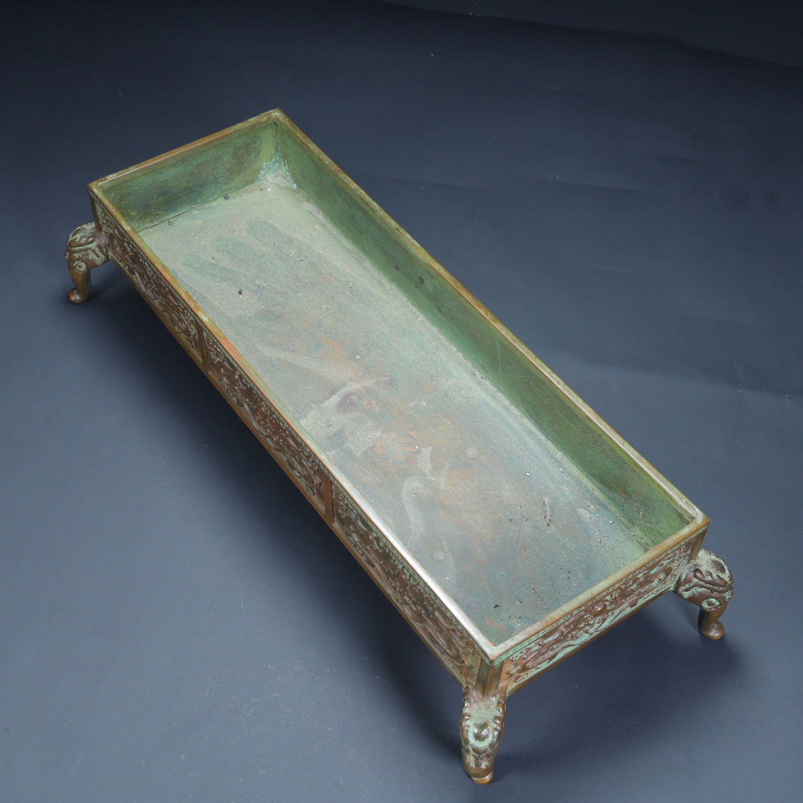 A Qing Dynasty copper tire dragon pattern rectangular smoker - 8