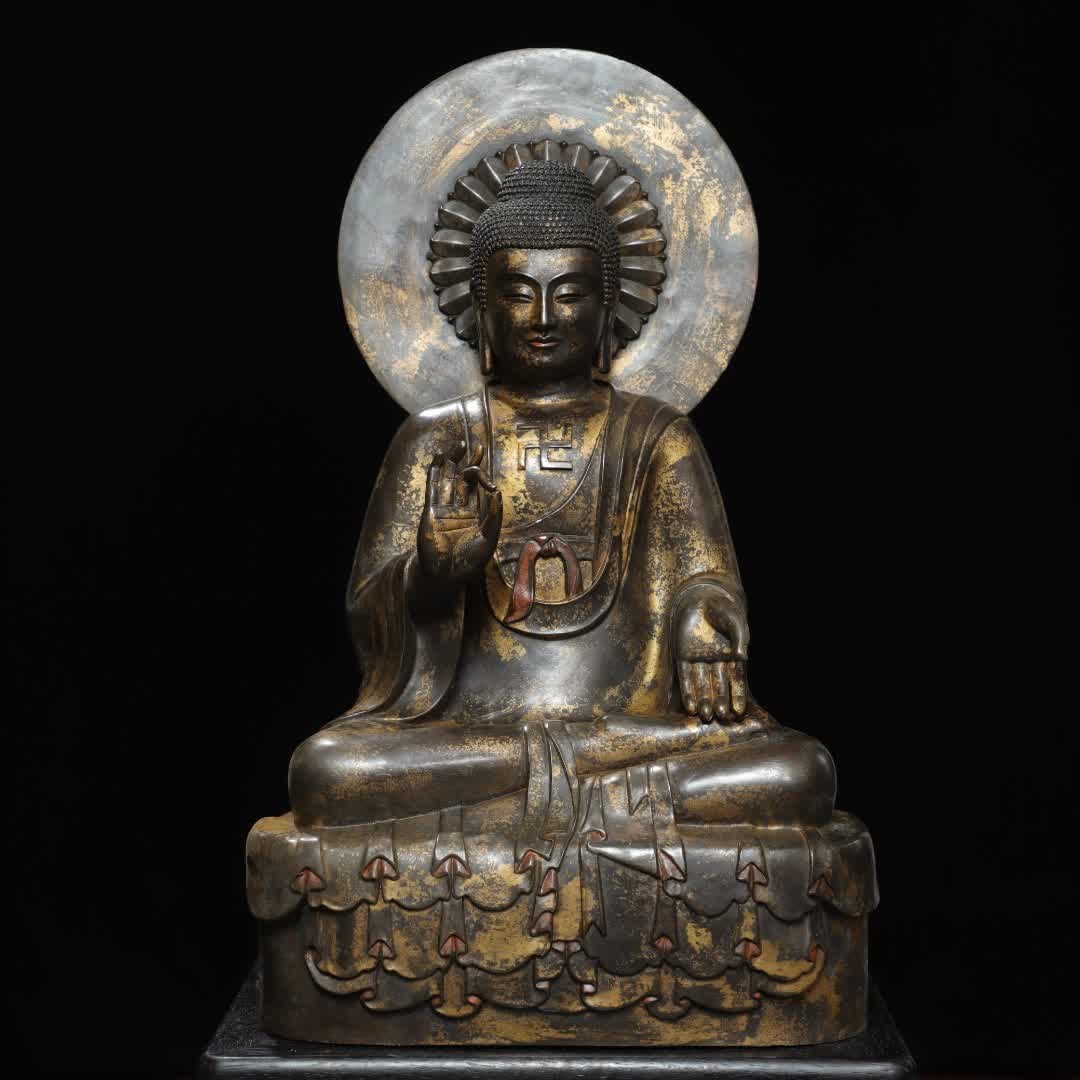 A Qing Dynasty copper clay gold Buddha statue: Qing Dynasty copper clay gold Buddha statue SIZE: H:52cm W:38cm T:26cm W:13.6kg (The Dimensions Of All Batches Are Manually Measured.If You Need More Detailed Information, Please Contact Our Customer