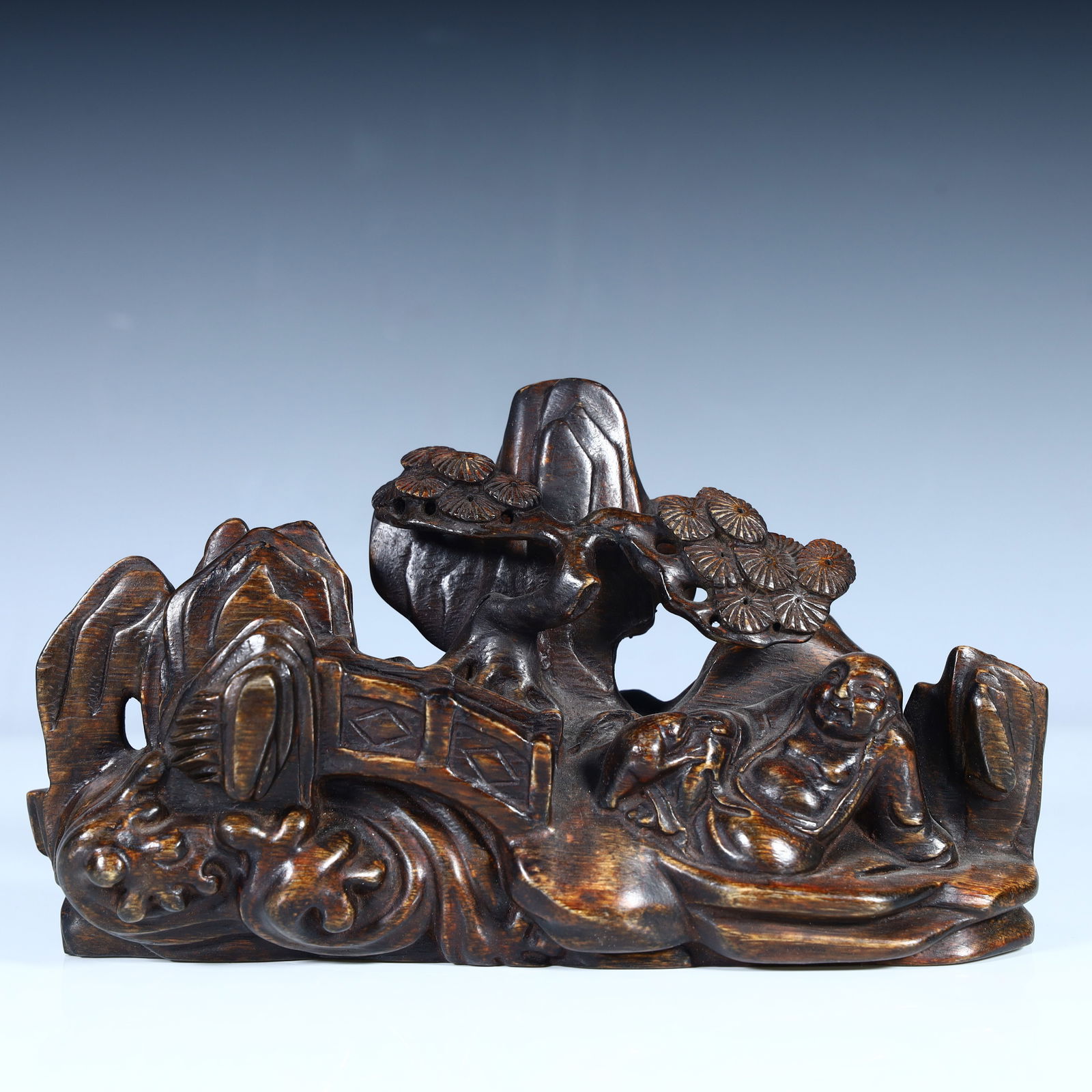A Qing Dynasty fine agarwood carving ornament: Qing Dynasty fine agarwood carving ornaments SIZE: H:9.5cm L:16.5cm W:5.5cm W:119g (The Dimensions Of All Batches Are Manually Measured.If You Need More Detailed Information, Please Contact Our
