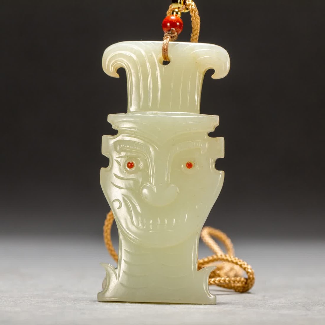 A Qing Dynasty Hetian jade pendant: Qing Dynasty Hetian jade ornament SIZE: L:4cm W:8cm (The Dimensions Of All Batches Are Manually Measured.If You Need More Detailed Information, Please Contact Our Customer Service Before Bidding.)