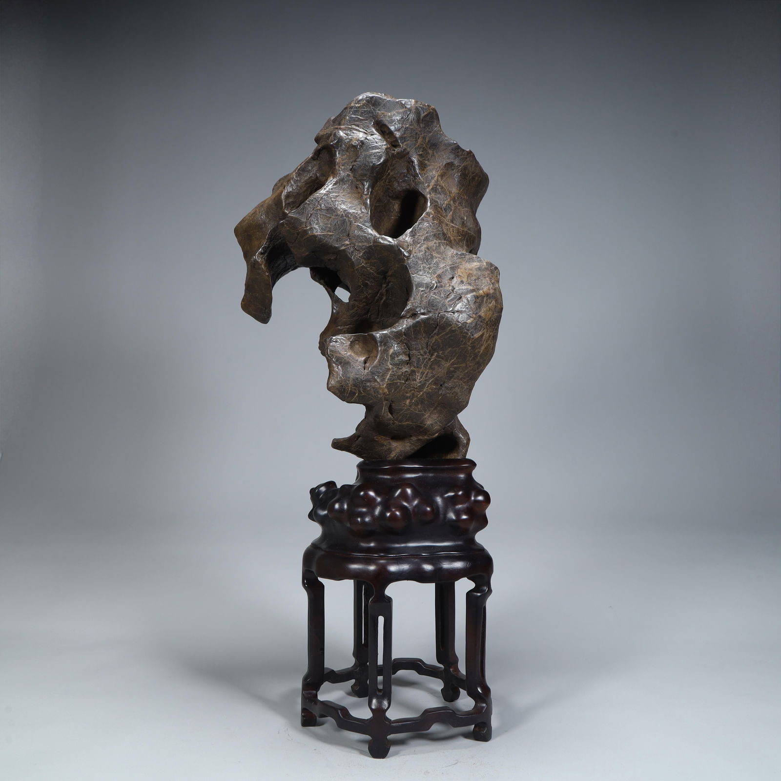 A Qing Dynasty Taihu Lake Shiqing Ornament: Qing Dynasty Taihu Lake Shiqing Ornaments SIZE: Total H: 53cm L: 23cm W: 17cm Total W: 8.6kg (The Dimensions Of All Batches Are Manually Measured.If You Need More Detailed Information, Please Contact