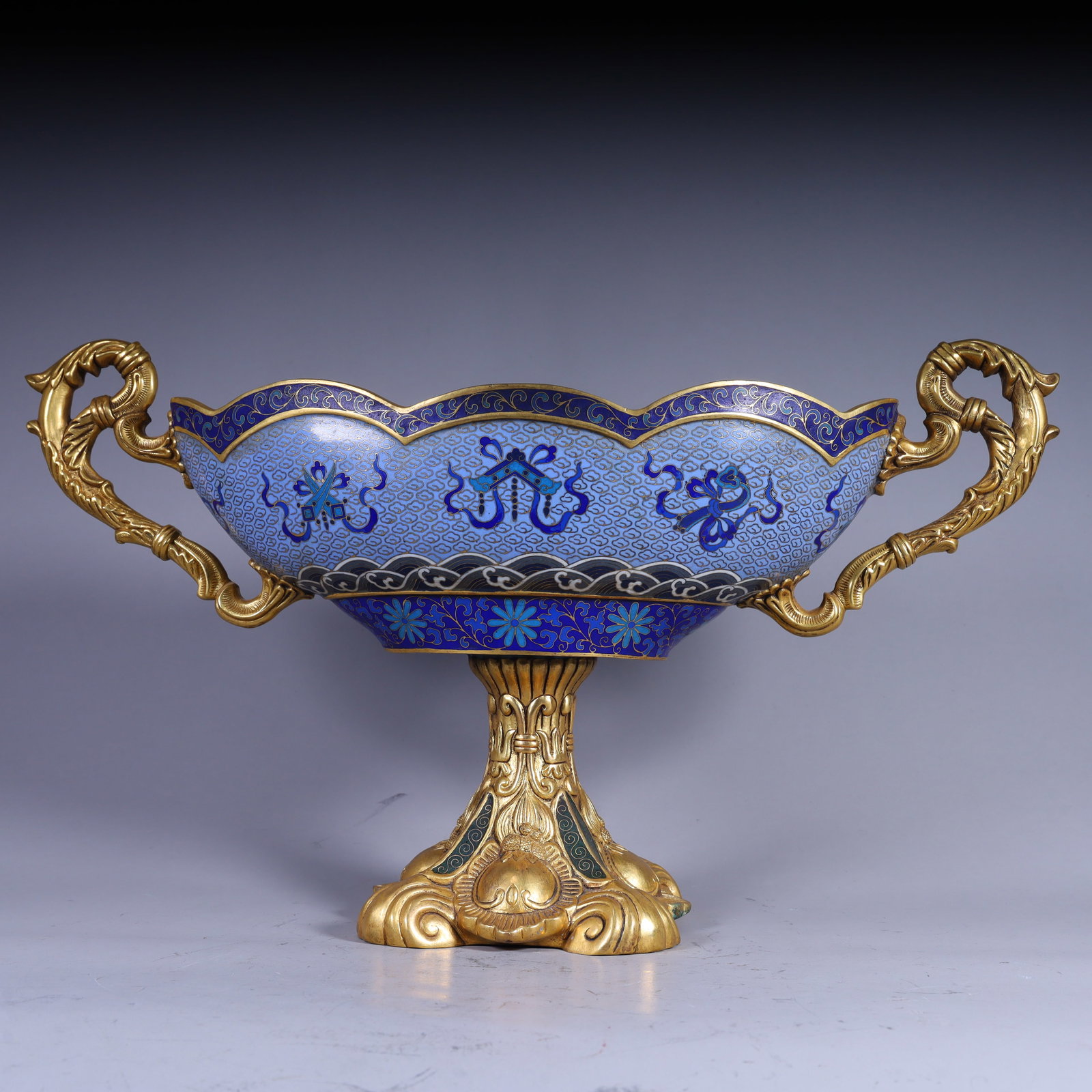 A Qing Dynasty cloisonné cloisonné enamel eight-treasure pattern fruit plate: Qing Dynasty cloisonné cloisonné enamel eight-treasure pattern fruit plate SIZE: H:27cm L:49.5cm W:5.9kg (The Dimensions Of All Batches Are Manually Measured.If You Need More Detailed Information, P