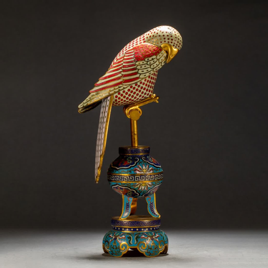 A cloisonné parrot of the Qing Dynasty: Qing Dynasty cloisonné parrot SIZE: L:14cm W:9cm H:32cm (The Dimensions Of All Batches Are Manually Measured.If You Need More Detailed Information, Please Contact Our Customer Service Before Bidding.