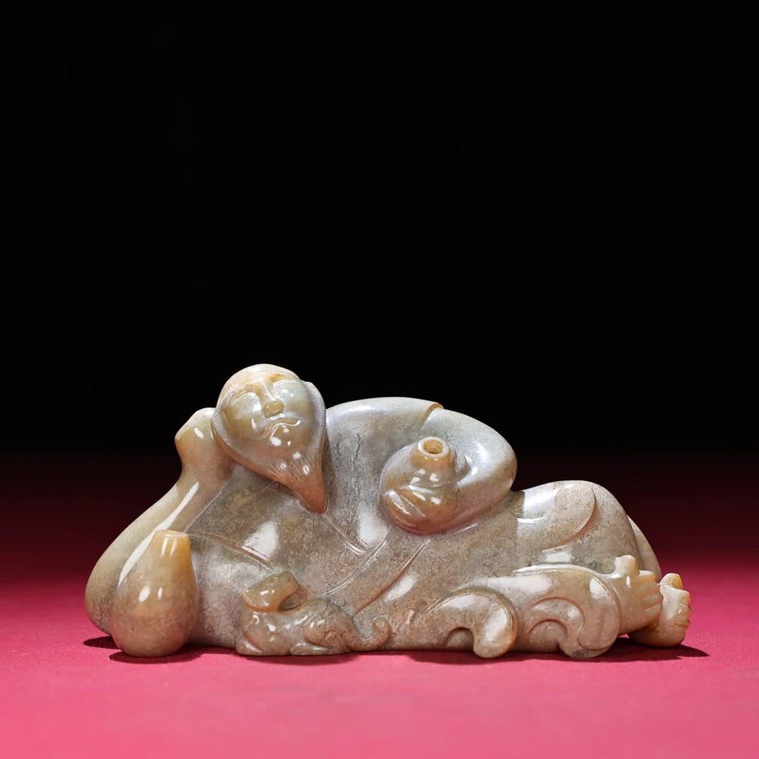 A Han Dynasty jade kneeling ornament: Han Dynasty jade kneeling man ornament SIZE: 130x45x60mm W:434g (The Dimensions Of All Batches Are Manually Measured.If You Need More Detailed Information, Please Contact Our Customer Service Before B