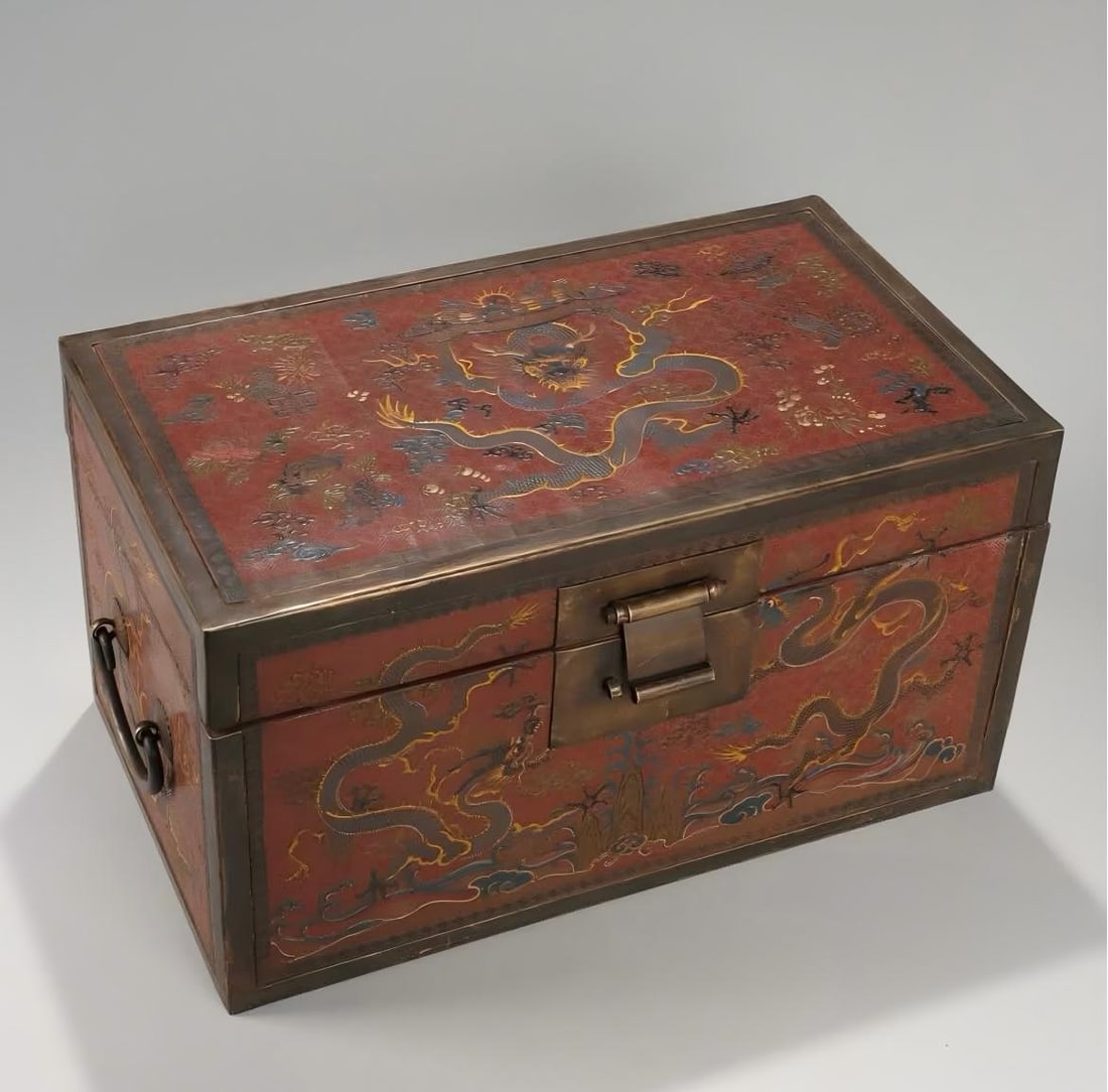 A Qing Dynasty wooden tire lacquer painted dragon pattern copper bookcase (1 of 9)