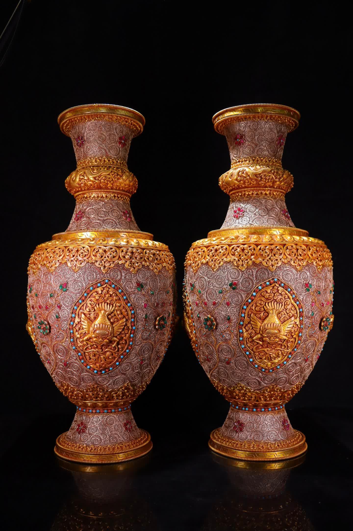 A pair of large vases with copper gilt gilt silver cloisonné: Large vase with copper gilt gilt silver cloisonné SIZE: H:60cm W:24cm (The Dimensions Of All Batches Are Manually Measured.If You Need More Detailed Information, Please Contact Our Customer Service B