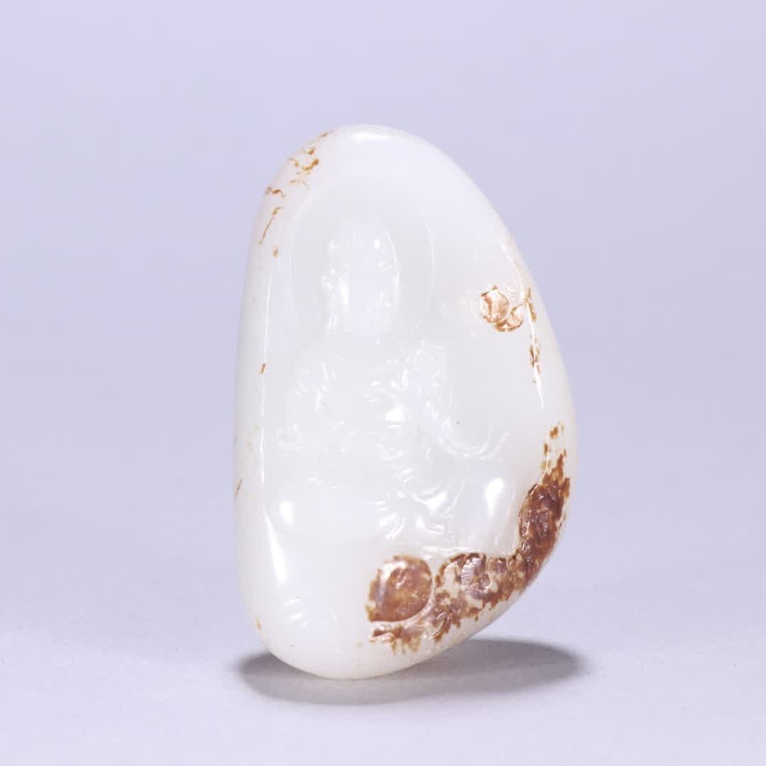 A piece of Qing Dynasty Qing Dynasty Hetian jade seed material Guanyin pendant: Qing Dynasty Qing Dynasty Hetian jade seed material Guanyin pendant SIZE: H:6.9cm W:4.4cm W:121.5g (The Dimensions Of All Batches Are Manually Measured.If You Need More Detailed Information, Please Co