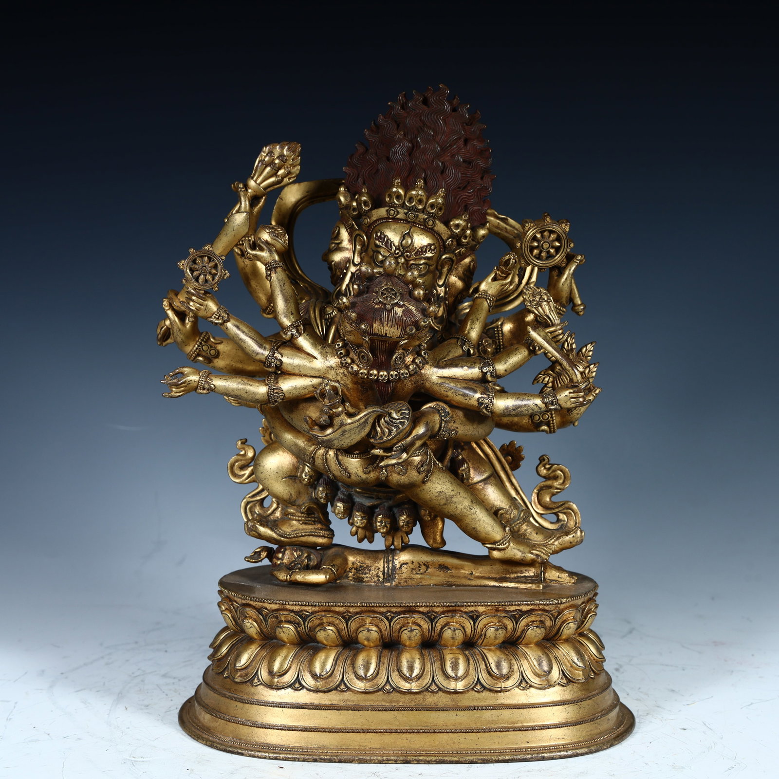 A double statue of the Qing Dynasty copper gilt big black sky: Qing Dynasty copper gilt big black sky double statue SIZE: H:27cm L:20cm W:13cm W:3.8kg (The Dimensions Of All Batches Are Manually Measured.If You Need More Detailed Information, Please Contact Our C