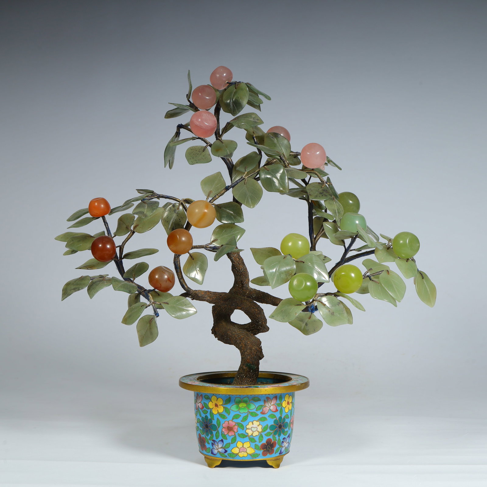 A jade bonsai in the Qing Dynasty: Qing Dynasty many children and many blessings jade bonsai SIZE: H: 31cm L: 32cm None: Data W: 729g (The Dimensions Of All Batches Are Manually Measured.If You Need More Detailed Information, Please Co