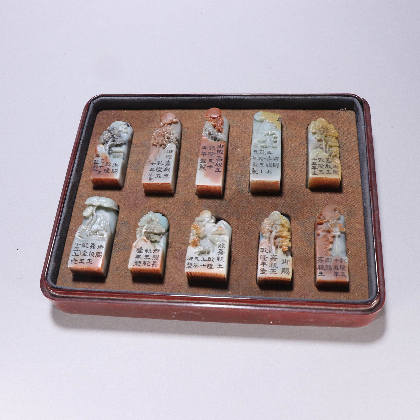 A set of Qing Dynasty Shoushan stone seals: Qing Dynasty Shoushan stone seal set SIZE: H: 6.6cm W: 2.3cm Single W: 76.1g (The Dimensions Of All Batches Are Manually Measured.If You Need More Detailed Information, Please Contact Our Customer Ser