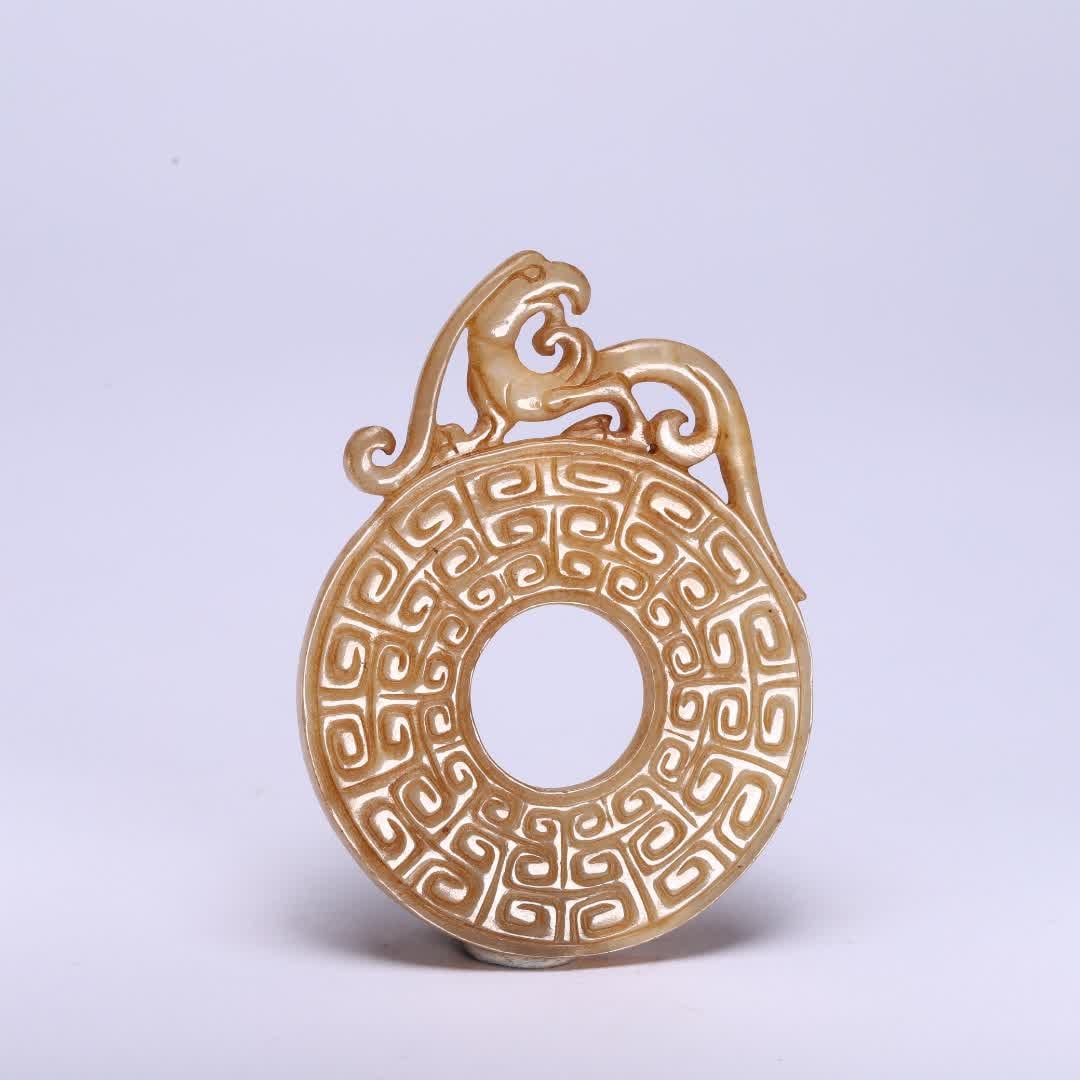 An ancient jade jade: Ancient jade SIZE: cm W:6cm H:8cm W:30g (The Dimensions Of All Batches Are Manually Measured.If You Need More Detailed Information, Please Contact Our Customer Service Before Bidding.)