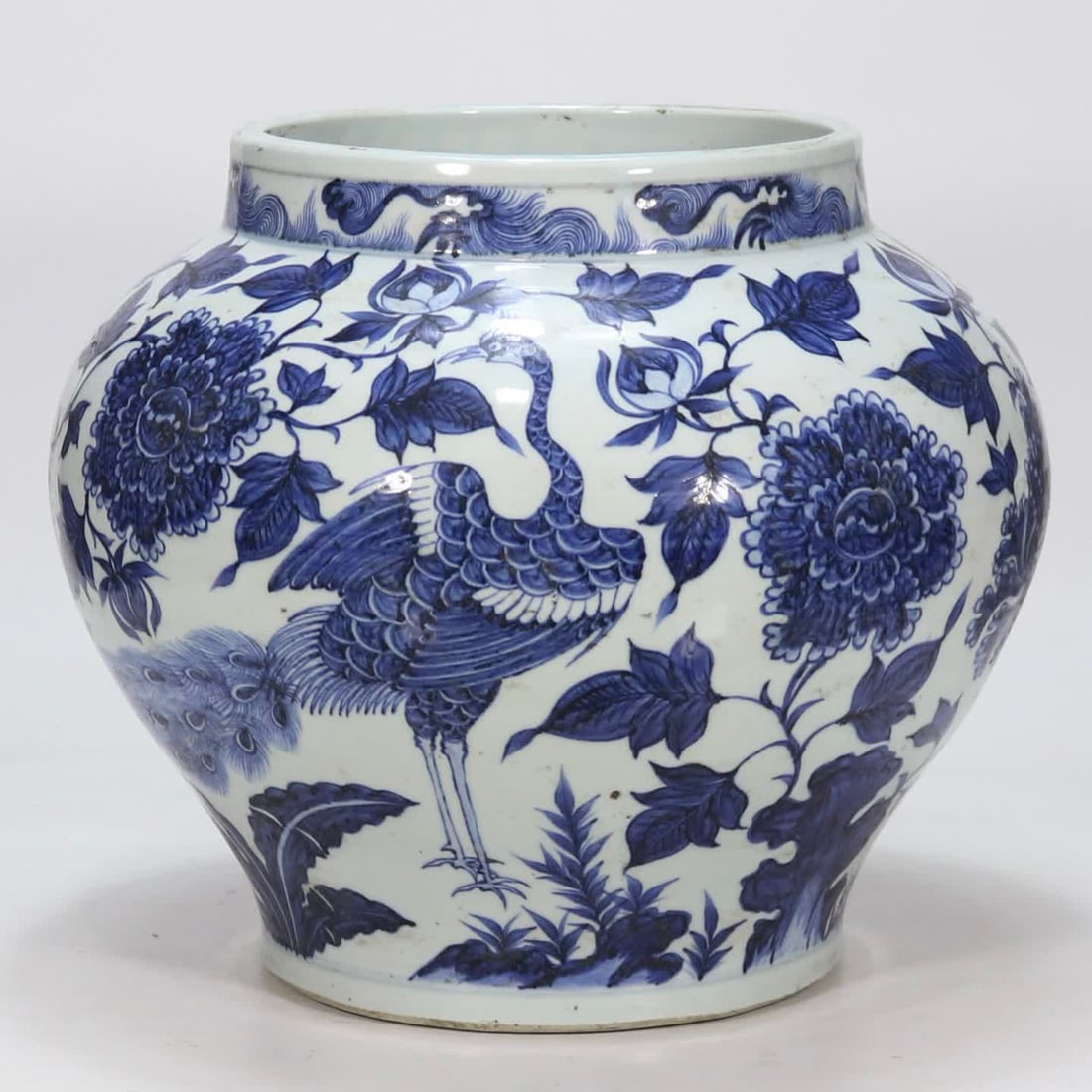 A Yuan blue and white double wind wearing a floral pattern jar: Yuan blue and white double wind wears a flower pattern jar SIZE: H:29.5cm mouthD:21.5cm (The Dimensions Of All Batches Are Manually Measured.If You Need More Detailed Information, Please Contact Our C